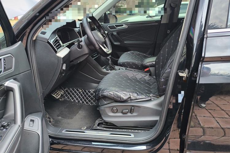 Used Volkswagen Tiguan L 2023 330TSI Automatic Two-Wheel Drive R-Line Enjoyment Edition Left Front Seat