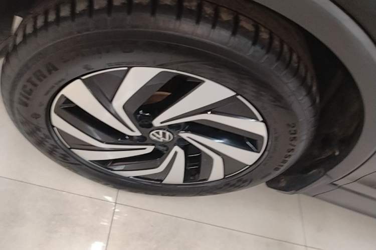 Used Volkswagen Tiguan L 2023 330TSI Automatic Two-Wheel Drive Smart Edition Left Front Wheel Hub