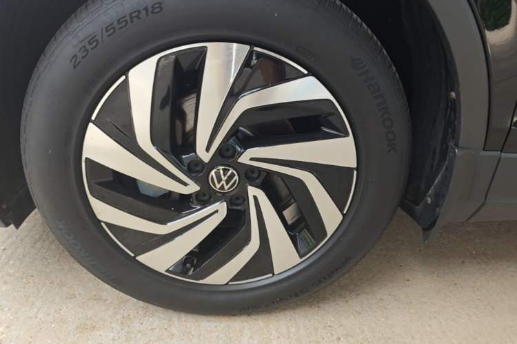 Used Volkswagen Tiguan L 2023 Revised Version 330TSI Automatic Two-Wheel Drive Smart Enjoyment Edition Left Front Wheel Hub