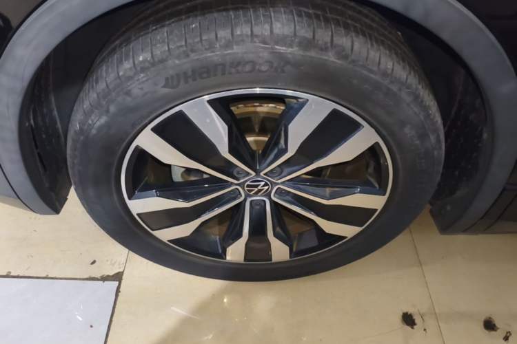 Used Volkswagen Tiguan L 2023 330TSI Automatic Two-Wheel Drive R-Line Enjoyment Edition Left Front Wheel Hub