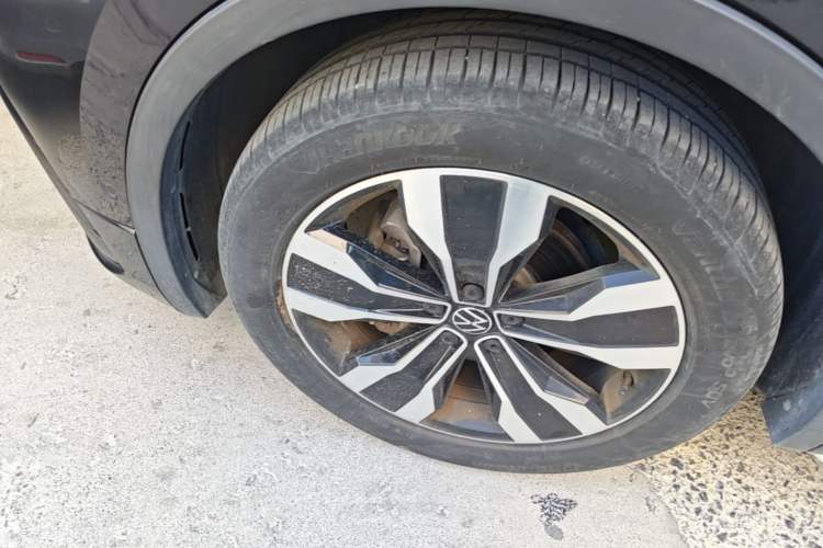 Used Volkswagen Tiguan L 2023 330TSI Automatic Two-Wheel Drive R-Line Enjoyment Edition Left Front Wheel Hub