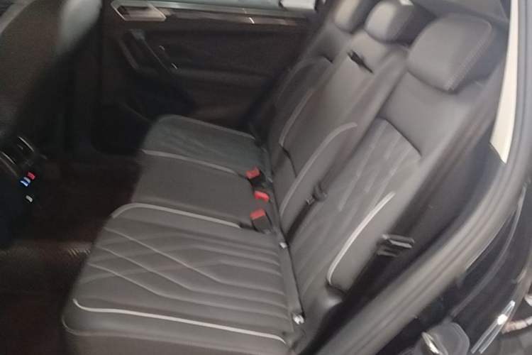 Used Volkswagen Tiguan L 2023 330TSI Automatic Two-Wheel Drive Smart Edition Left Rear Seat