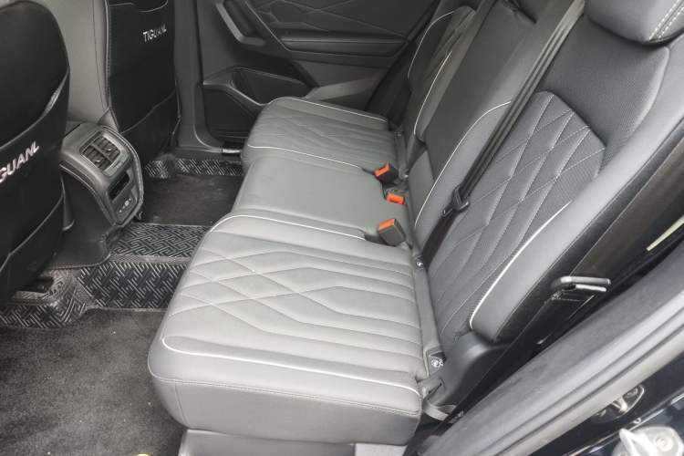 Used Volkswagen Tiguan L 2023 330TSI Automatic Two-Wheel Drive Smart Edition Left Rear Seat