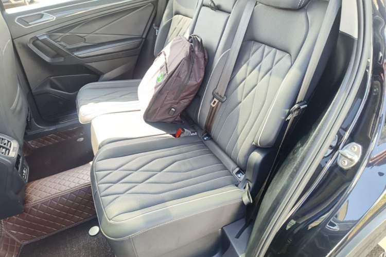 Used Volkswagen Tiguan L 2023 330TSI Automatic Two-Wheel Drive R-Line Enjoyment Edition Left Rear Seat