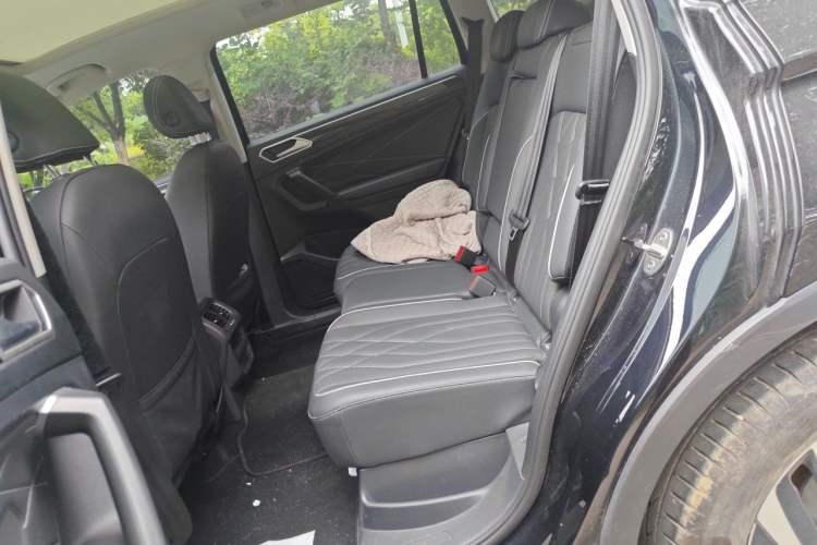 Used Volkswagen Tiguan L 2023 300TSI Automatic Two-Wheel Drive Smart Edition Left Rear Seat