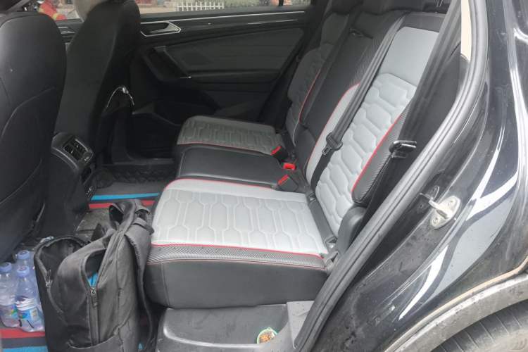 Used Volkswagen Tiguan L 2023 330TSI Automatic Two-Wheel Drive R-Line Flagship Edition Left Rear Seat