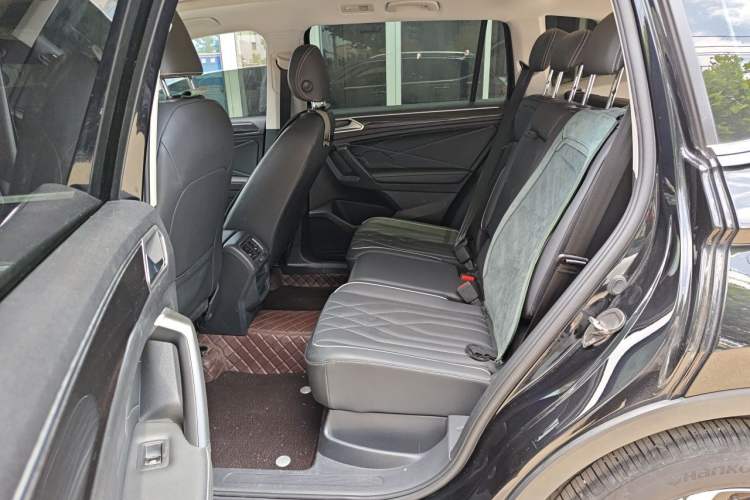 Used Volkswagen Tiguan L 2023 300TSI Automatic Two-Wheel Drive Smart Edition Left Rear Seat