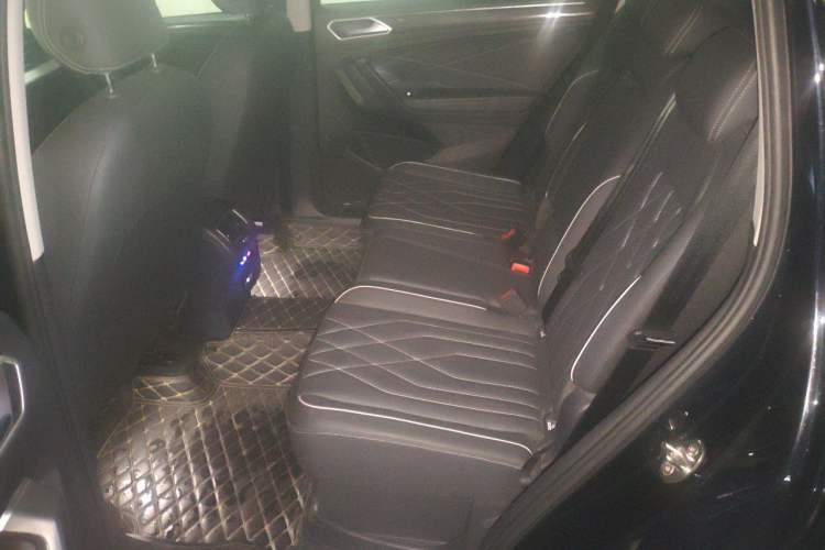 Used Volkswagen Tiguan L 2023 300TSI Automatic Two-Wheel Drive Smart Edition Left Rear Seat