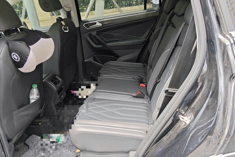 Used Volkswagen Tiguan L 2023 Restyled 330TSI Automatic Two-Wheel Drive R-Line Enhanced Comfort Version Left Rear Seat