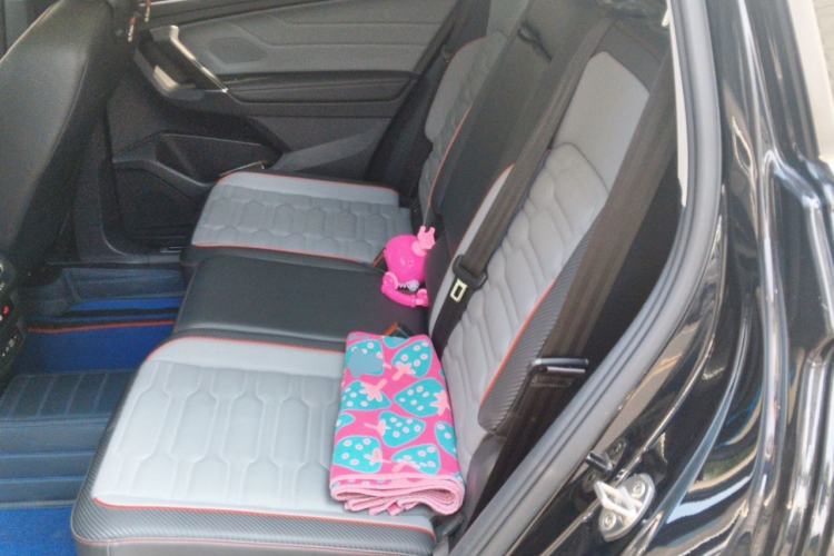 Used Volkswagen Tiguan L 2023 330TSI Automatic Two-Wheel Drive R-Line Flagship Edition Left Rear Seat