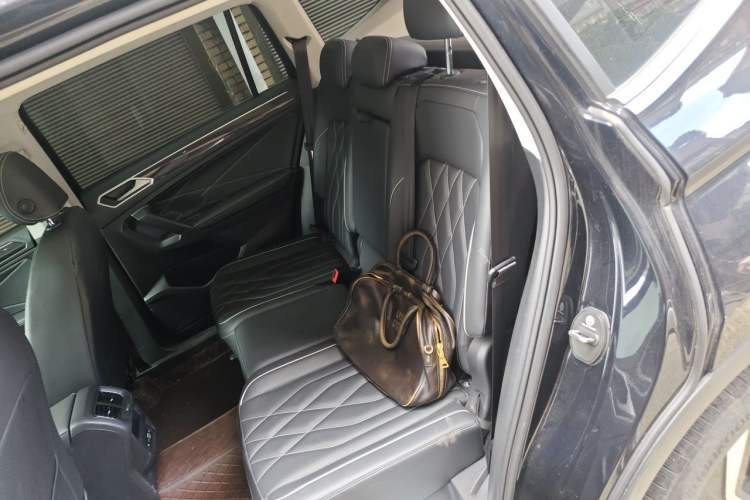 Used Volkswagen Tiguan L 2023 280TSI Automatic Two-Wheel Drive Trendy Innovation Limited Edition Left Rear Seat