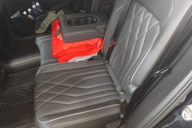 Used Volkswagen Tiguan L 2023 Revised Version 330TSI Automatic Two-Wheel Drive Smart Enjoyment Edition Left Rear Seat
