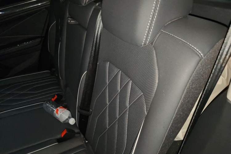 Used Volkswagen Tiguan L 2023 Restyled 330TSI Automatic Two-Wheel Drive R-Line Enhanced Comfort Version Left Rear Seat