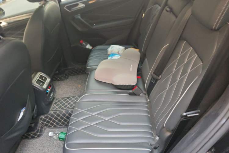 Used Volkswagen Tiguan L 2023 330TSI Automatic Two-Wheel Drive R-Line Enjoyment Edition Left Rear Seat