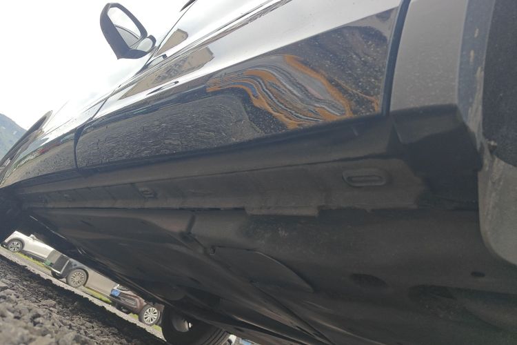 Used Volkswagen Tiguan L 2023 Restyled 330TSI Automatic Two-Wheel Drive R-Line Enhanced Comfort Version Left Side Sill