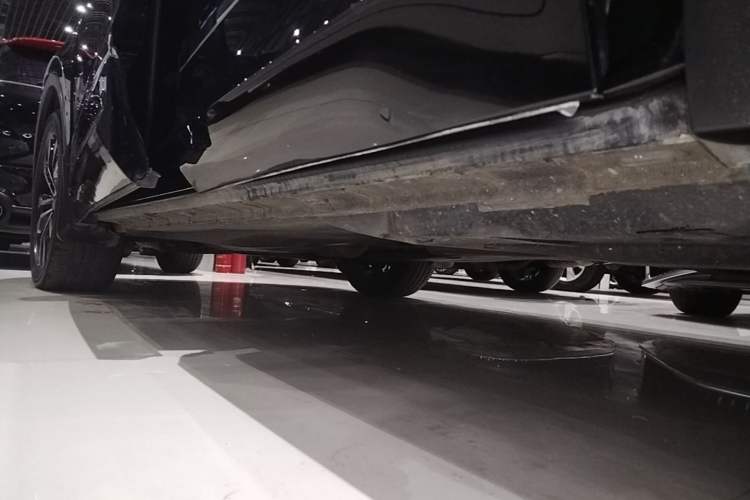Used Volkswagen Tiguan L 2023 330TSI Automatic Two-Wheel Drive R-Line Enjoyment Edition Left Side Sill