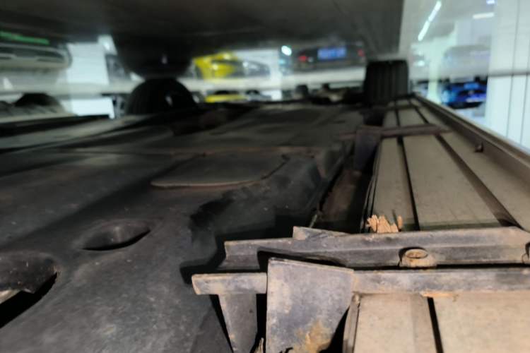 Used Volkswagen Tiguan L 2023 330TSI Automatic Two-Wheel Drive R-Line Flagship Edition Left Side Sill