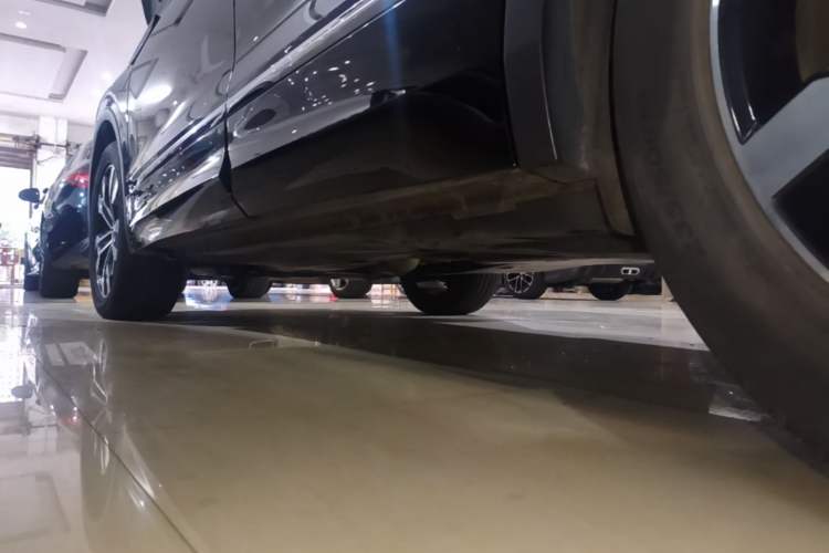 Used Volkswagen Tiguan L 2023 330TSI Automatic Two-Wheel Drive R-Line Enjoyment Edition Left Side Sill
