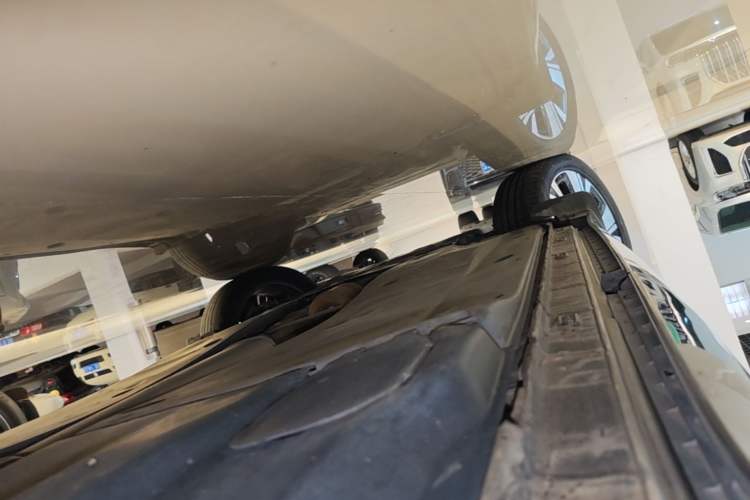Used Volkswagen Tiguan L 2023 Restyled 330TSI Automatic Two-Wheel Drive R-Line Enhanced Comfort Version Left Side Sill