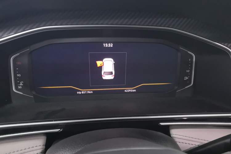 Used Volkswagen Tiguan L 2023 Restyled 330TSI Automatic Two-Wheel Drive R-Line Enhanced Comfort Version Odometer Close Up
