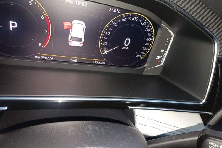 Used Volkswagen Tiguan L 2023 330TSI Automatic Two-Wheel Drive R-Line Enjoyment Edition Odometer Close Up