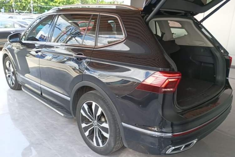 Used Volkswagen Tiguan L 2023 330TSI Automatic Two-Wheel Drive R-Line Enjoyment Edition Rear Left 45 Deg