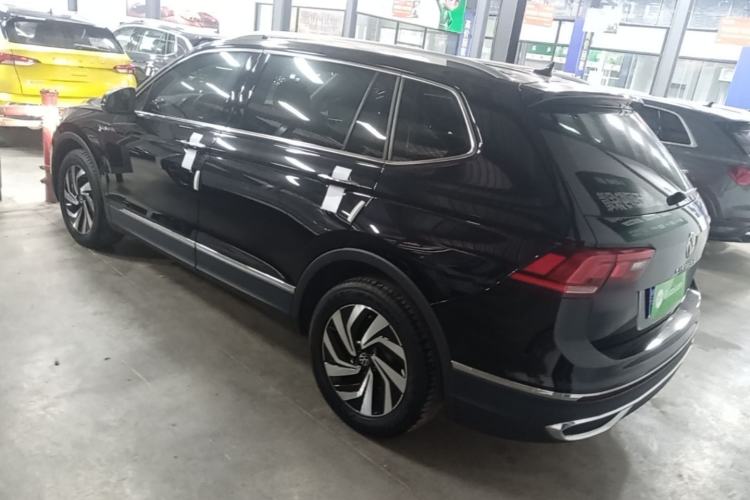 Used Volkswagen Tiguan L 2023 280TSI Automatic Two-Wheel Drive Trendy Innovation Limited Edition Rear Left 45 Deg
