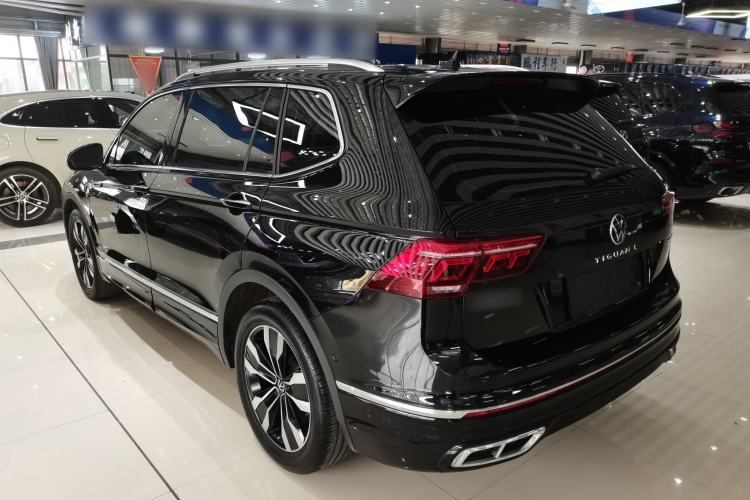 Used Volkswagen Tiguan L 2023 Restyled 330TSI Automatic Two-Wheel Drive R-Line Enhanced Comfort Version Rear Left 45 Deg