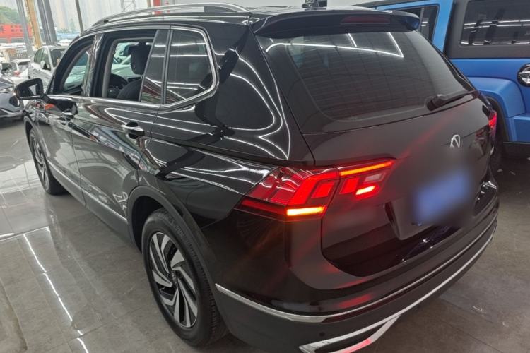 Used Volkswagen Tiguan L 2023 Revised Version 330TSI Automatic Two-Wheel Drive Smart Enjoyment Edition Rear Left 45 Deg