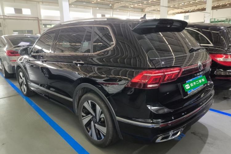 Used Volkswagen Tiguan L 2023 Restyled 330TSI Automatic Two-Wheel Drive R-Line Enhanced Comfort Version Rear Left 45 Deg