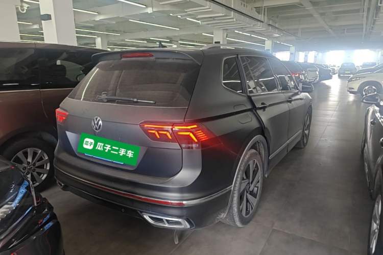 Used Volkswagen Tiguan L 2023 Restyled 330TSI Automatic Two-Wheel Drive R-Line Enhanced Comfort Version Rear Right 45 Deg