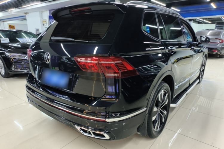 Used Volkswagen Tiguan L 2023 330TSI Automatic Two-Wheel Drive R-Line Flagship Edition Rear Right 45 Deg