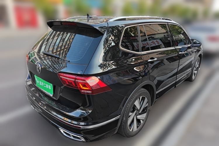 Used Volkswagen Tiguan L 2023 Restyled 330TSI Automatic Two-Wheel Drive R-Line Enhanced Comfort Version Rear Right 45 Deg
