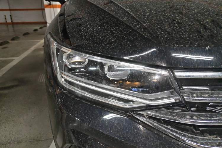 Used Volkswagen Tiguan L 2023 Restyled 330TSI Automatic Two-Wheel Drive R-Line Enhanced Comfort Version Right Front Headlight