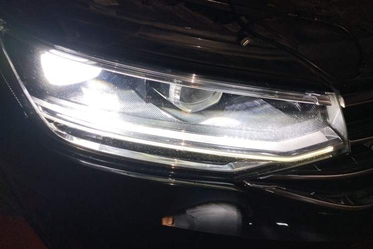 Used Volkswagen Tiguan L 2023 Restyled 330TSI Automatic Two-Wheel Drive R-Line Enhanced Comfort Version Right Front Headlight