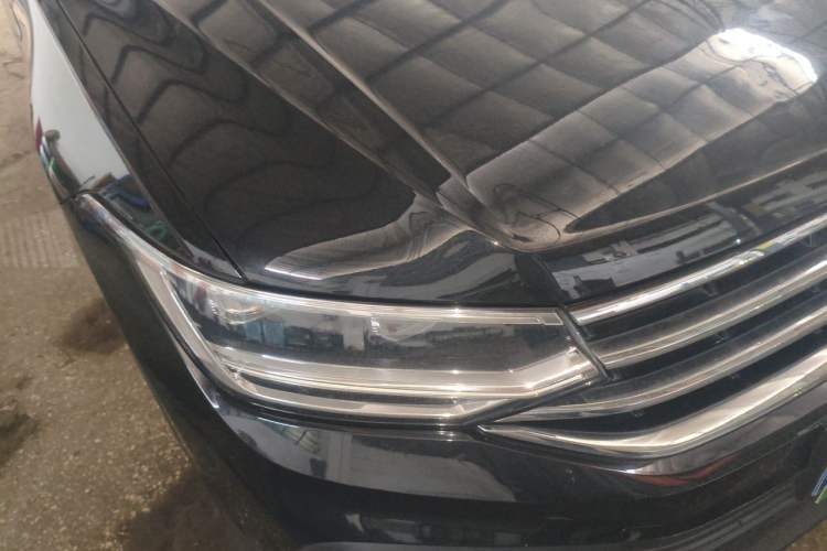 Used Volkswagen Tiguan L 2023 Revised Version 330TSI Automatic Two-Wheel Drive Smart Enjoyment Edition Right Front Headlight