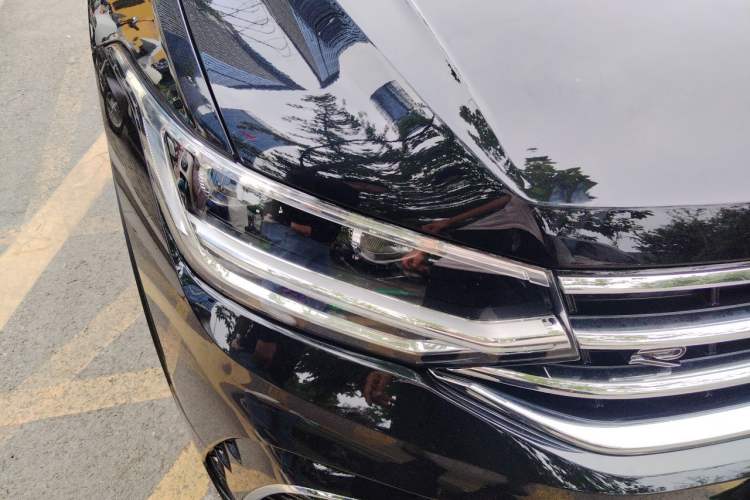 Used Volkswagen Tiguan L 2023 330TSI Automatic Two-Wheel Drive R-Line Enjoyment Edition Right Front Headlight