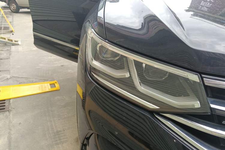 Used Volkswagen Tiguan L 2023 330TSI Automatic Two-Wheel Drive R-Line Flagship Edition Right Front Headlight