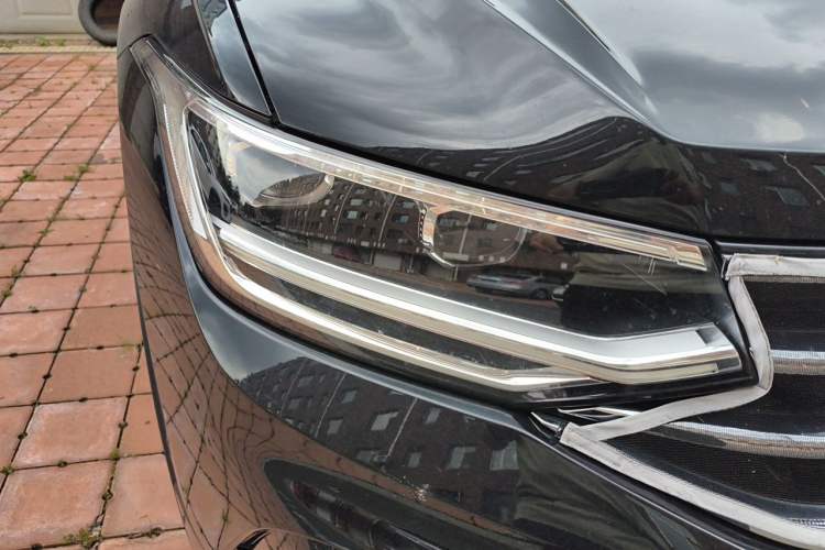 Used Volkswagen Tiguan L 2023 330TSI Automatic Two-Wheel Drive R-Line Enjoyment Edition Right Front Headlight