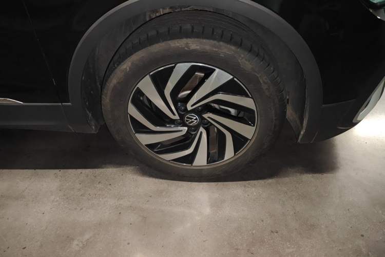 Used Volkswagen Tiguan L 2023 Revised Version 330TSI Automatic Two-Wheel Drive Smart Enjoyment Edition Right Front Wheel Hub
