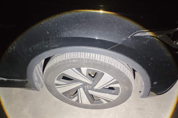 Used Volkswagen Tiguan L 2023 330TSI Automatic Two-Wheel Drive R-Line Enjoyment Edition Right Front Wheel Hub