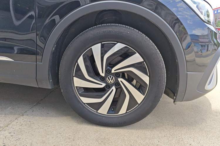 Used Volkswagen Tiguan L 2023 300TSI Automatic Two-Wheel Drive Smart Edition Right Front Wheel Hub