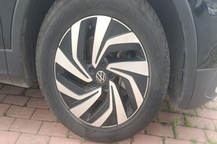 Used Volkswagen Tiguan L 2023 300TSI Automatic Two-Wheel Drive Smart Edition Right Front Wheel Hub
