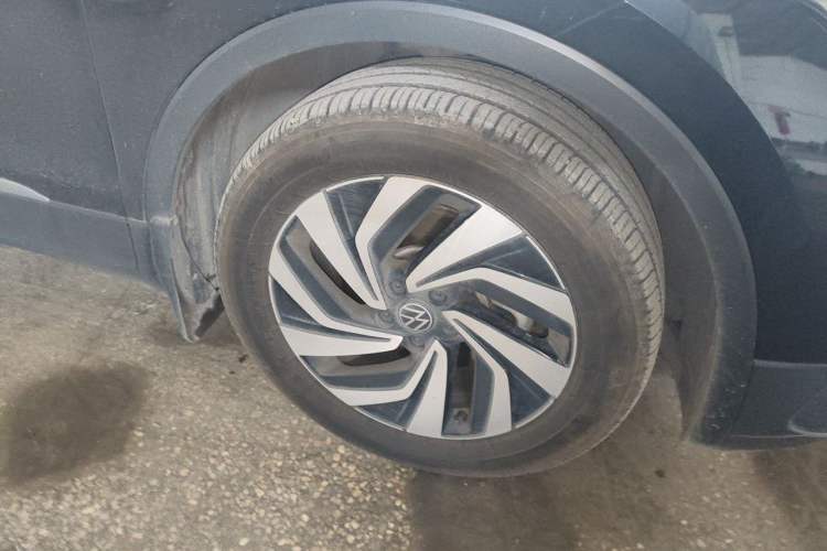 Used Volkswagen Tiguan L 2023 Revised Version 330TSI Automatic Two-Wheel Drive Smart Enjoyment Edition Right Front Wheel Hub