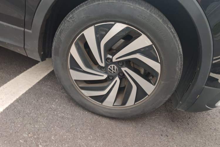 Used Volkswagen Tiguan L 2023 330TSI Automatic Two-Wheel Drive Smart Edition Right Front Wheel Hub
