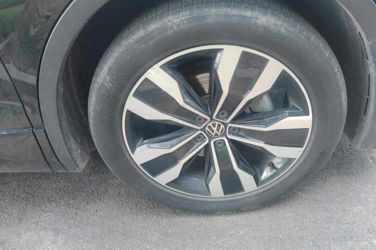 Used Volkswagen Tiguan L 2023 Restyled 330TSI Automatic Two-Wheel Drive R-Line Flagship Edition Right Front Wheel Hub