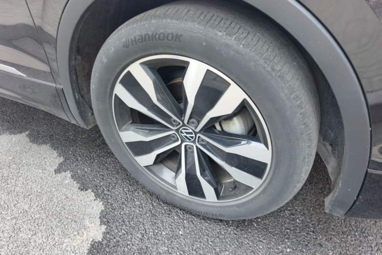 Used Volkswagen Tiguan L 2023 Restyled 330TSI Automatic Two-Wheel Drive R-Line Enhanced Comfort Version Right Front Wheel Hub