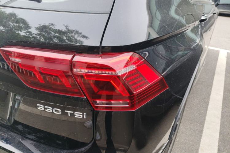 Used Volkswagen Tiguan L 2023 330TSI Automatic Two-Wheel Drive R-Line Enjoyment Edition Right Rear Taillight
