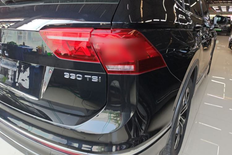 Used Volkswagen Tiguan L 2023 Restyled 330TSI Automatic Two-Wheel Drive R-Line Enhanced Comfort Version Right Rear Taillight