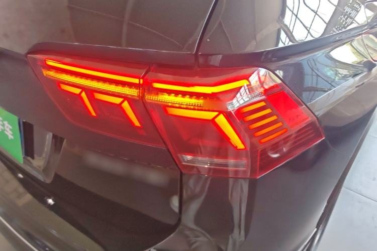 Used Volkswagen Tiguan L 2023 Restyled 330TSI Automatic Two-Wheel Drive R-Line Enhanced Comfort Version Right Rear Taillight